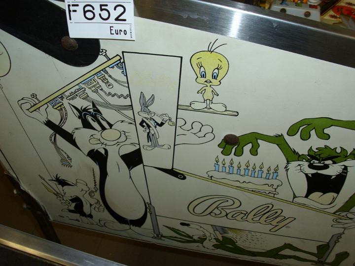 Automat do gry Bugs Bunny's Pinball Game