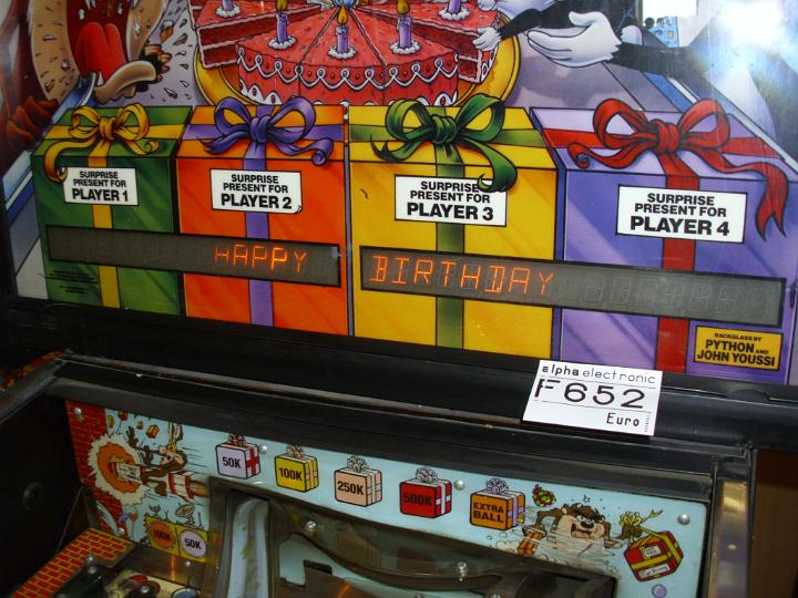 Automat do gry Bugs Bunny's Pinball Game