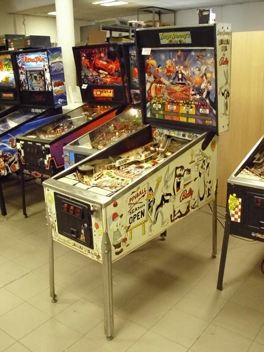 Automat do gry Bugs Bunny's Pinball Game